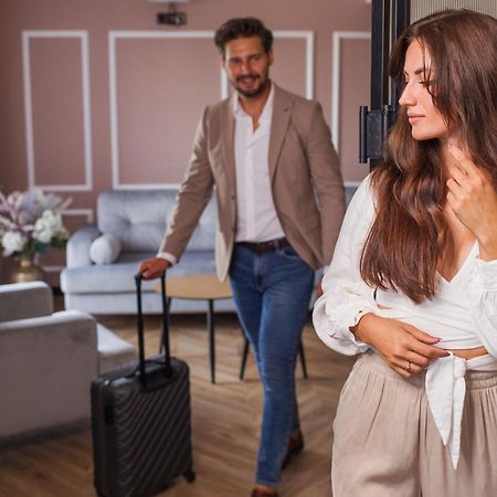 Resto Inn - Smart Apartamenty Blisko Energylandii Polwies Exteriér fotografie