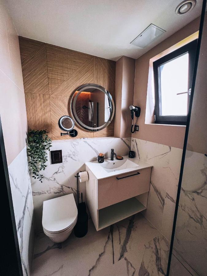 Resto Inn - Smart Apartamenty Blisko Energylandii Polwies Exteriér fotografie