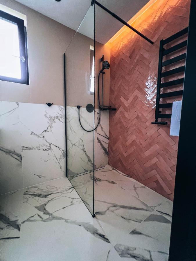 Resto Inn - Smart Apartamenty Blisko Energylandii Polwies Exteriér fotografie