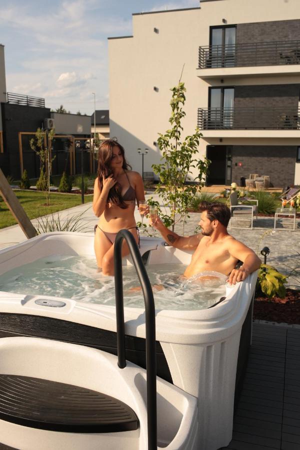 Resto Inn - Smart Apartamenty Blisko Energylandii Polwies Exteriér fotografie
