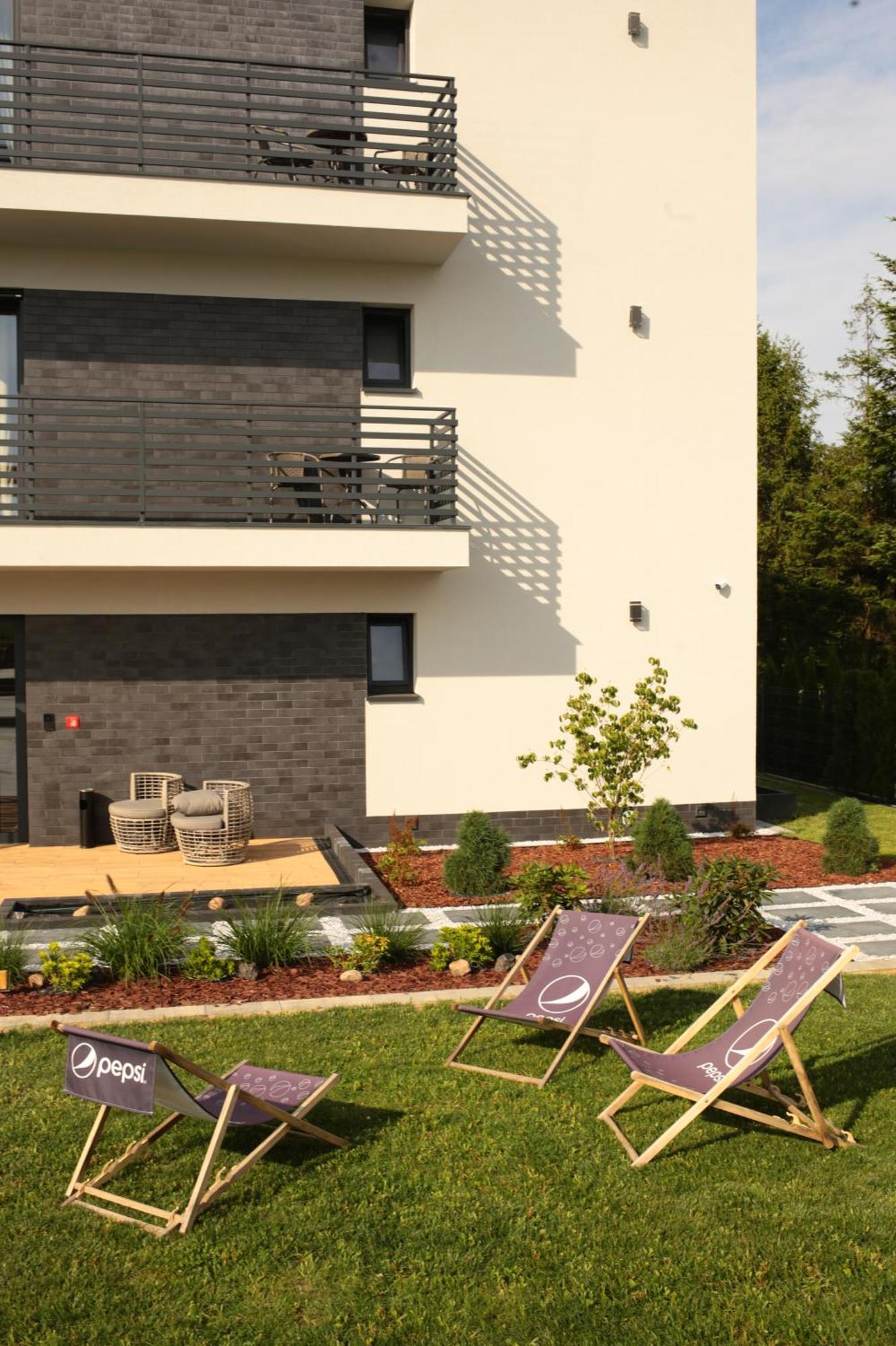 Resto Inn - Smart Apartamenty Blisko Energylandii Polwies Exteriér fotografie